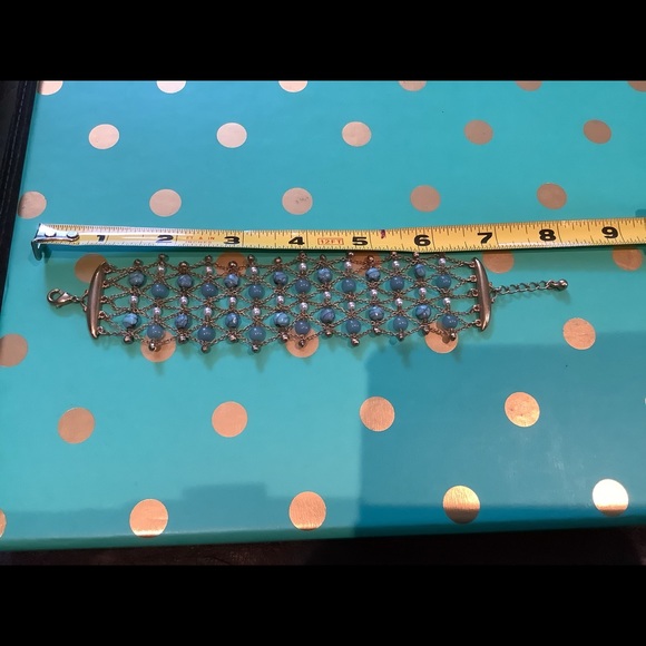 AVON multi bead woven bracelet. Turquoise Pearls goldtone woven bracelet - Picture 2 of 3